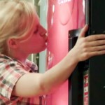 20 Interactive Vending Machines Campaigns