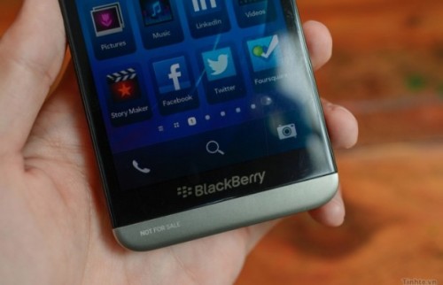 BlackBerry Z30: Wearable Tech: A New Hit For Luxury, Lifestyle & Fashion Brands?